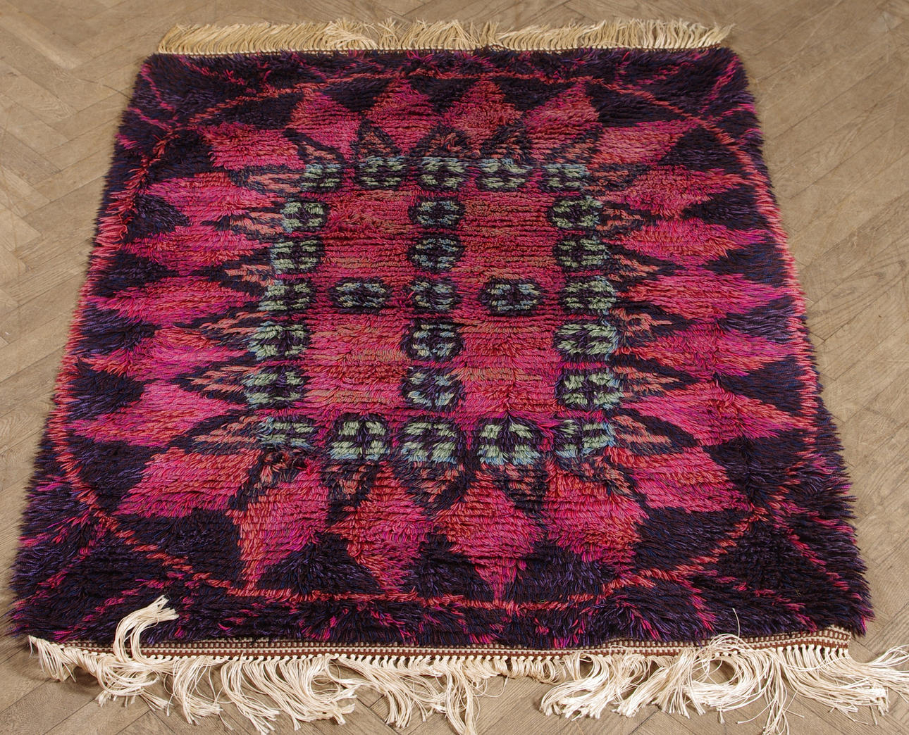 RYAMATTA, 147 x 120 cm.