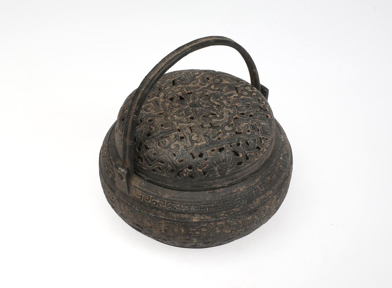 SKÅL, järn, Asien, 18/1900-tal.