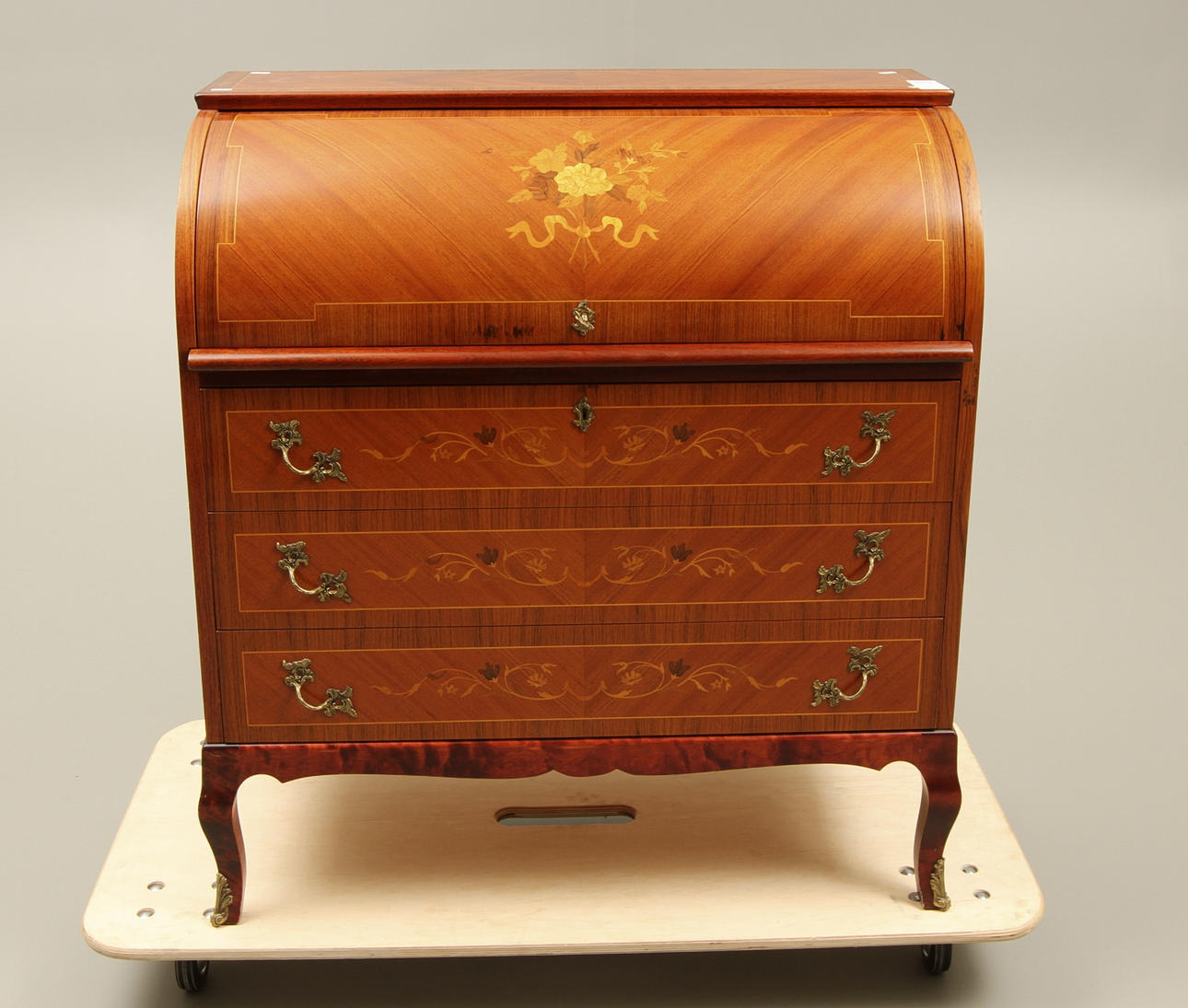 RULLKLAFFSEKRETÄR, rokokostil, 1900-talets mitt.