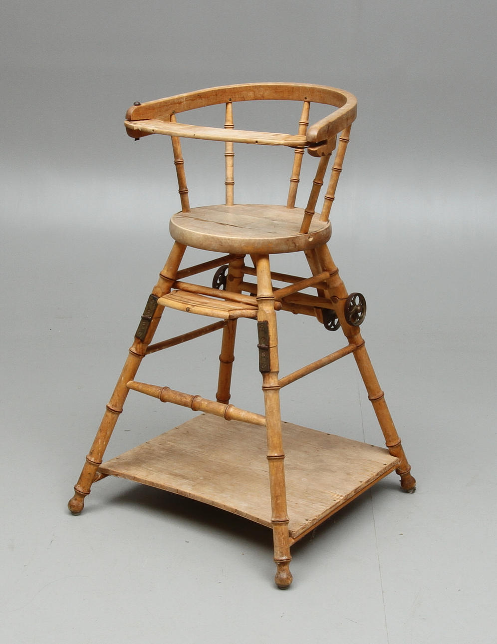 BARNSTOL, bambuimitation, omkring 1900.