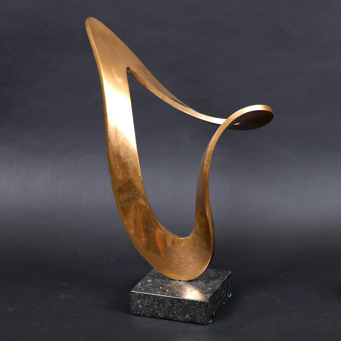 WENDY ANN TAYLOR CBE (B 1945) - BRONZE SCULPTURE 'THE JESTER'.