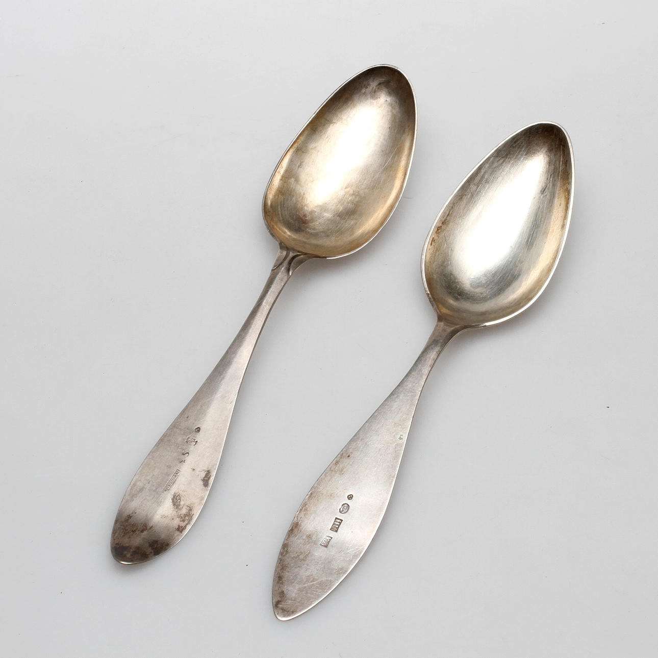 SKEDAR, 2 st, silver, Carl Magnus Rydberg, Söderköping 1824 samt Hans Hindic Unger, Västervik 1816.