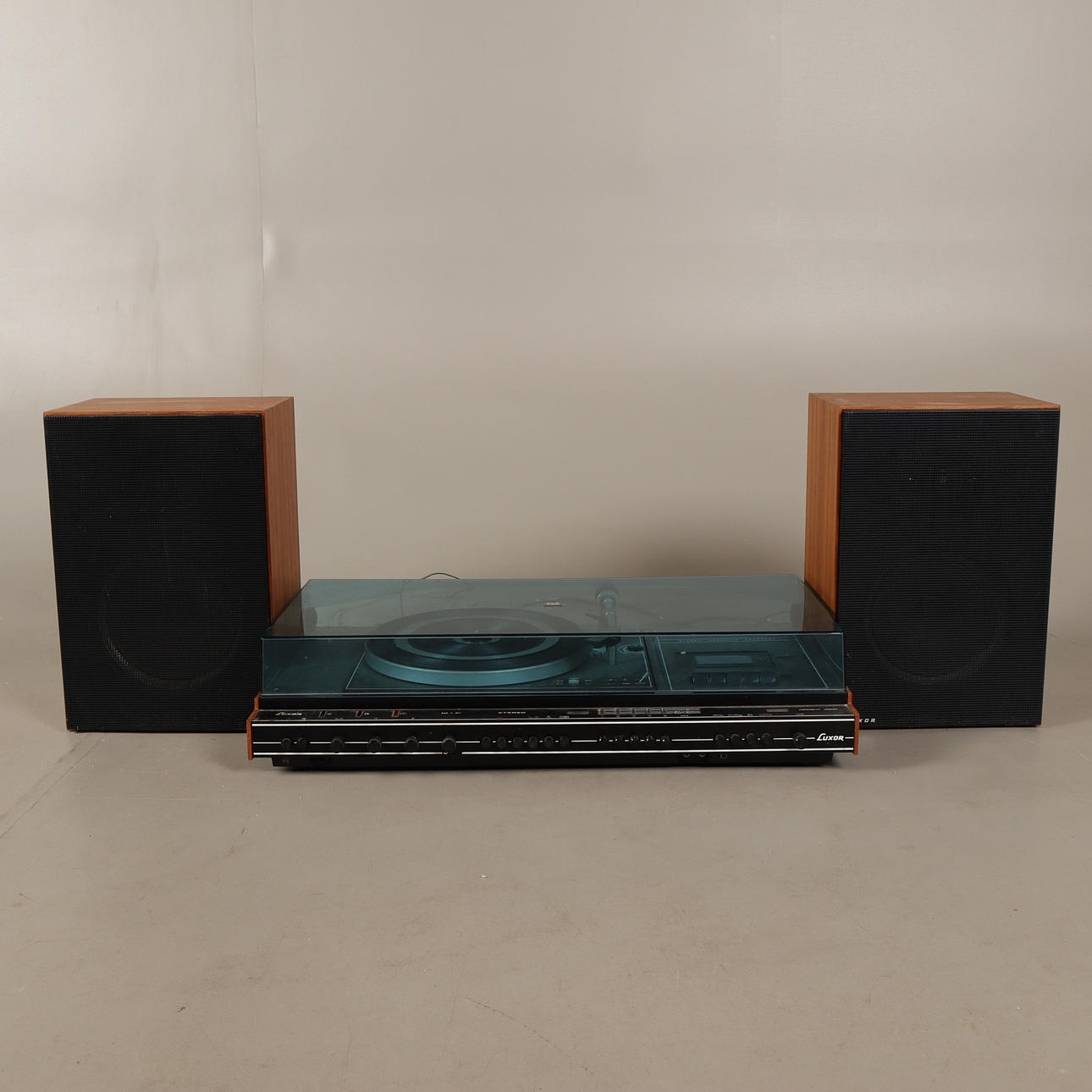 RECORD PLAYER, Luxor Dirigent 3200, and speakers.