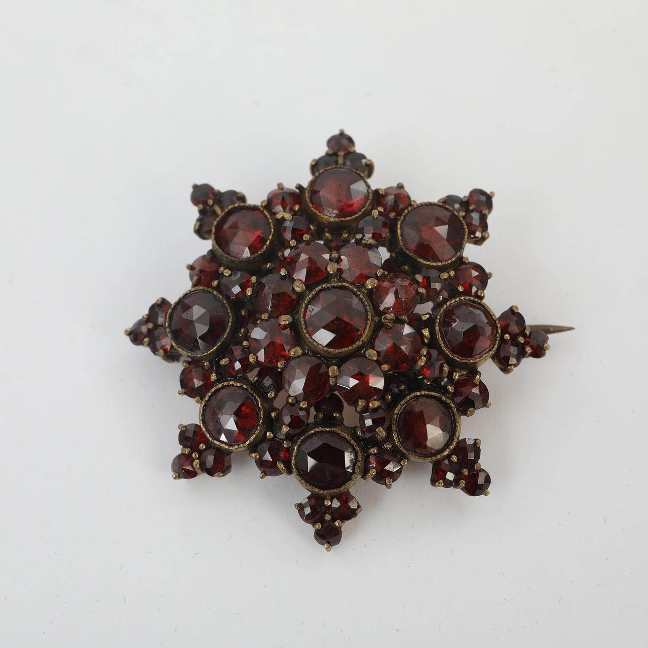 BROSCHE, Granat, Gold Double, Granate.
