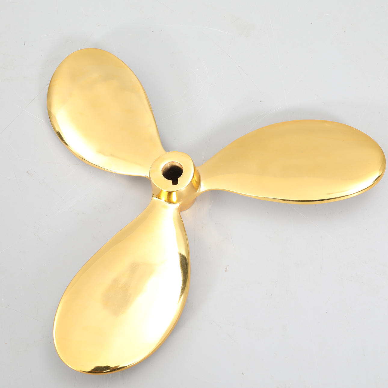 HÉLICES PARA BARCOS, metálicas.