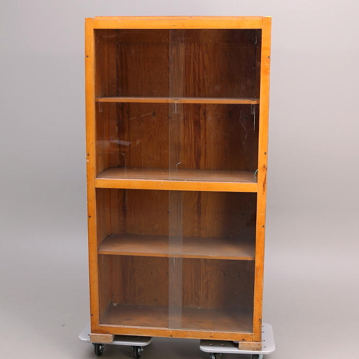 VITRINA, pino / vidrio, siglo XX.