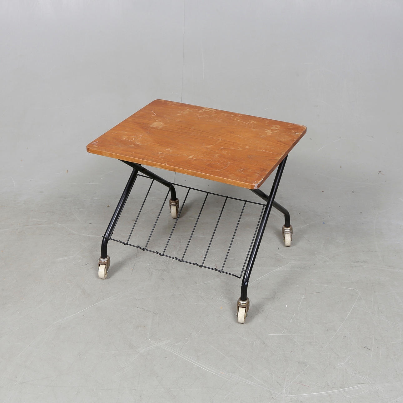 TABLE, 1900s. Furniture - Tables - Auctionet