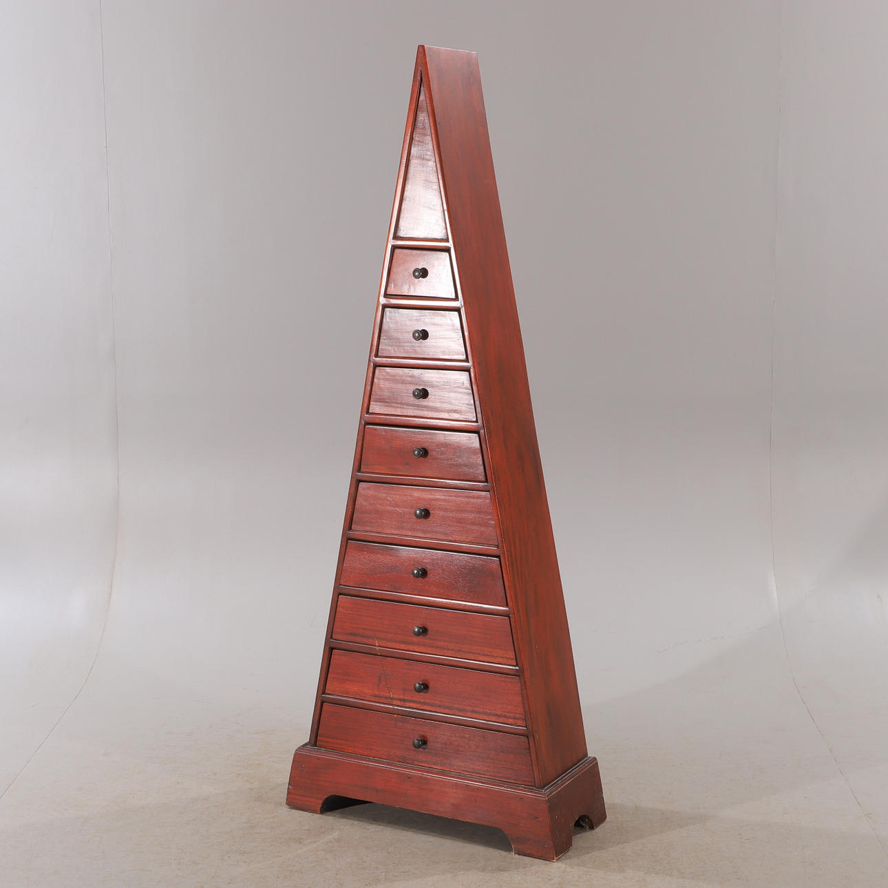 CABINET WITH 9 DRAWERS, mahogany, triangular.