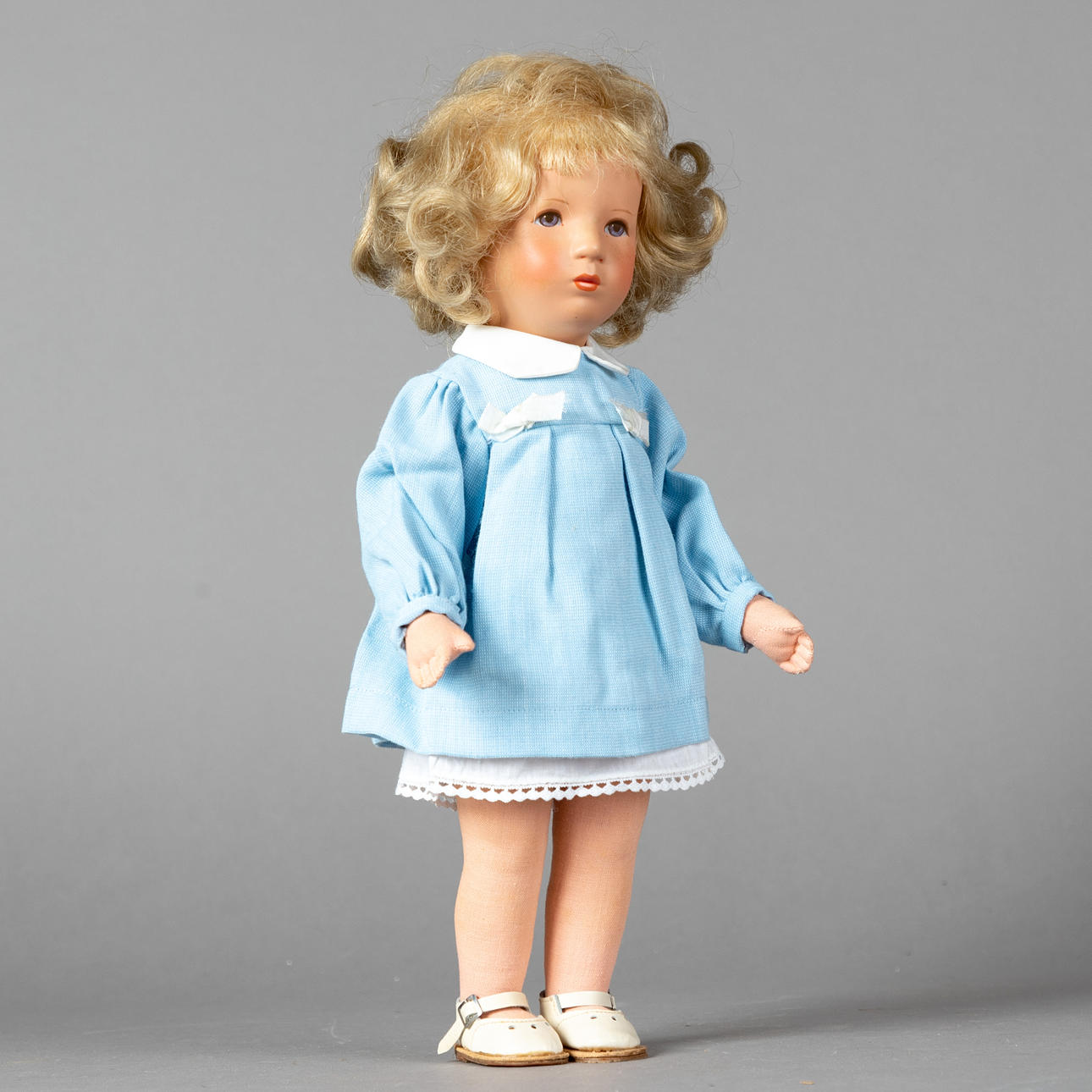 KÄTHE KRUSE. Käthe Kruse Puppe "Gundula".