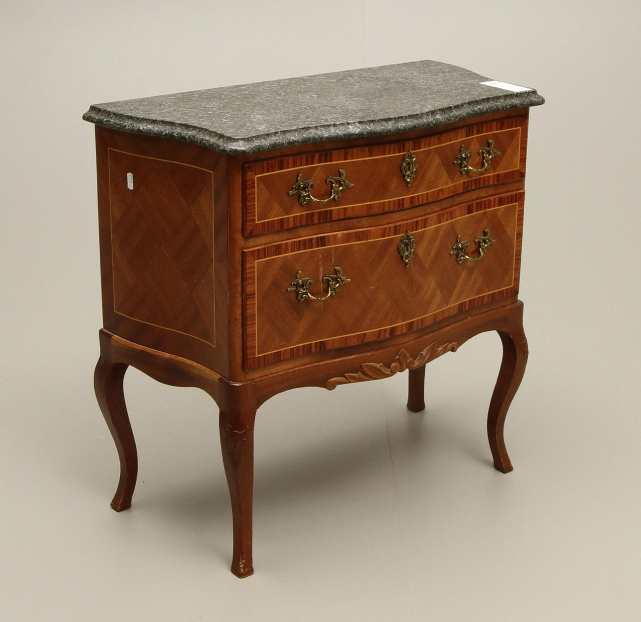 BYRÅ med stenskiva, rokokostil, 1900-tal.