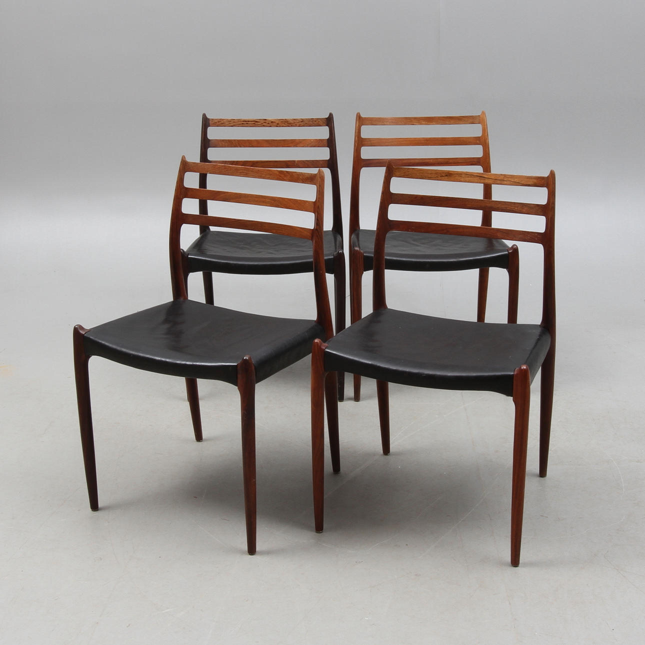 STOLAR 4 st, Niels O. Möller för J.L. Møller, Danmark 1950/60-tal.