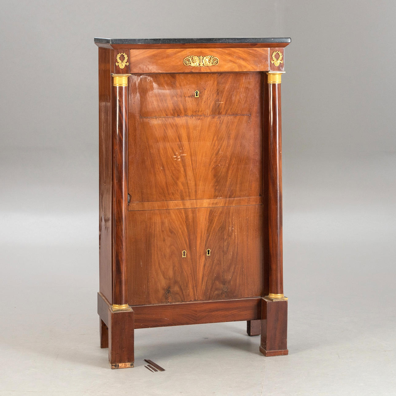 Buró de estilo imperio, Francia, siglo XIX.