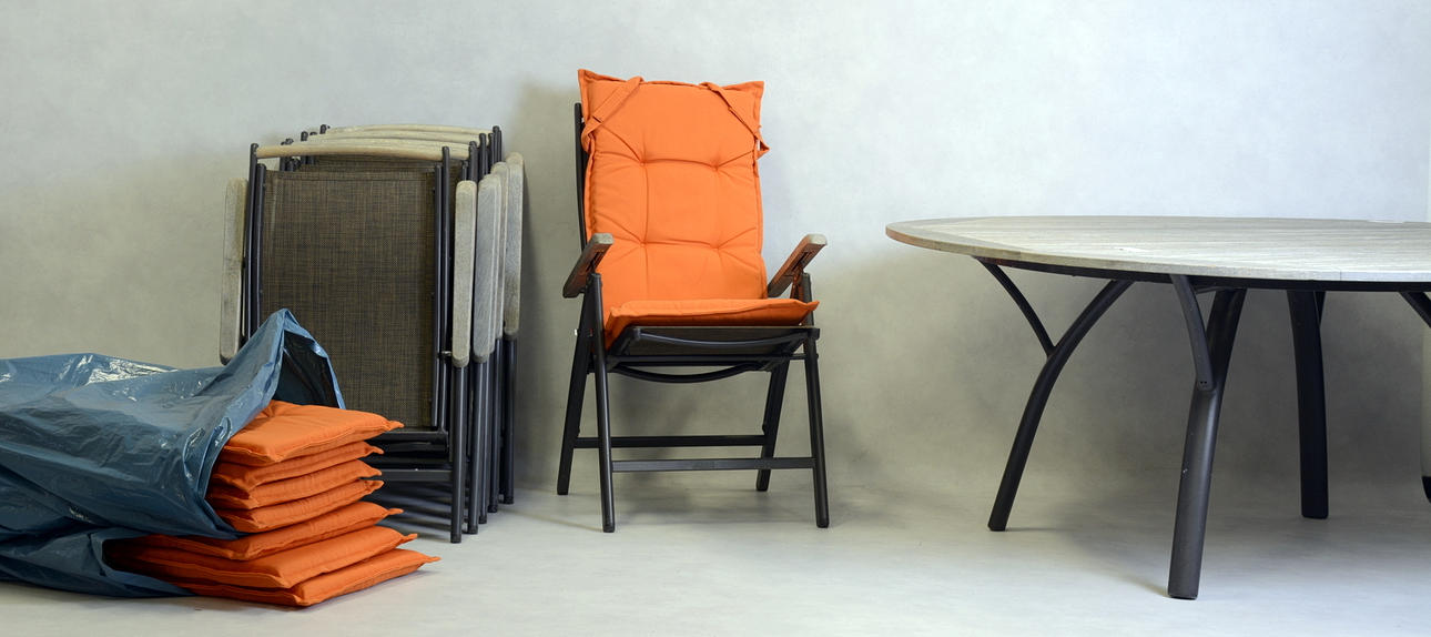 TRÄDGÅRDSGRUPP, 9 delar, 2000-tal.