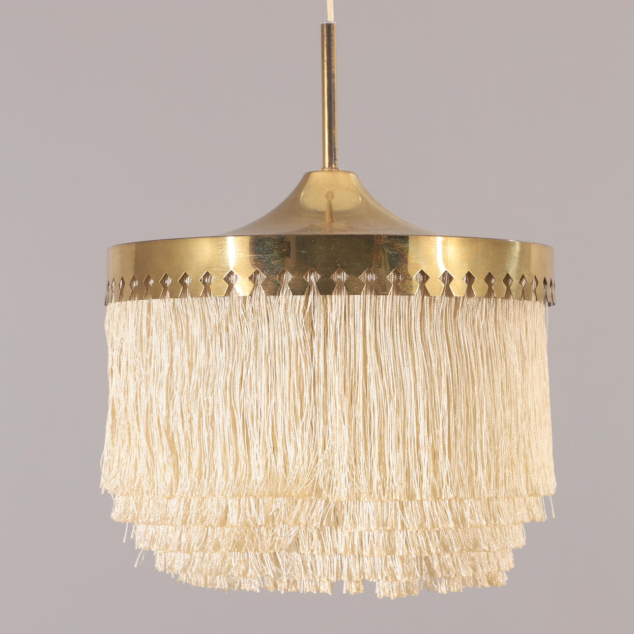 HANS-AGNE JAKOBSSON. Deckenlampe, Messing mit Fransen, Markaryd.