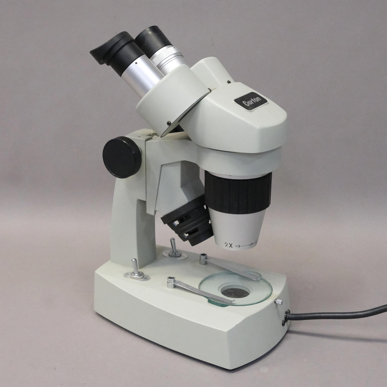 INDUSTRIAS ÓPTICAS DE CARTÓN, MICROSCOPIO.