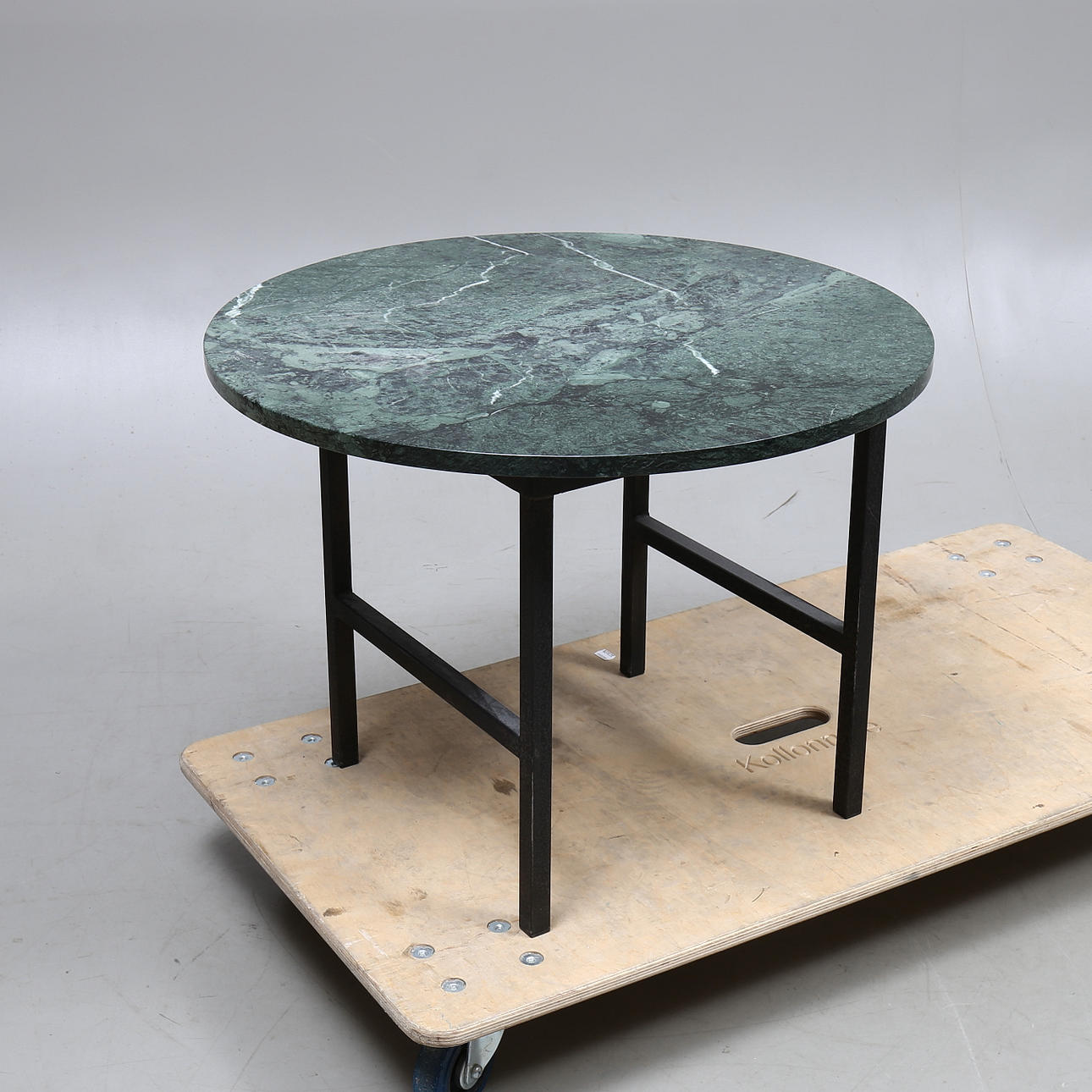 COFFEE TABLE, green stone slab, 1900s/2000s.