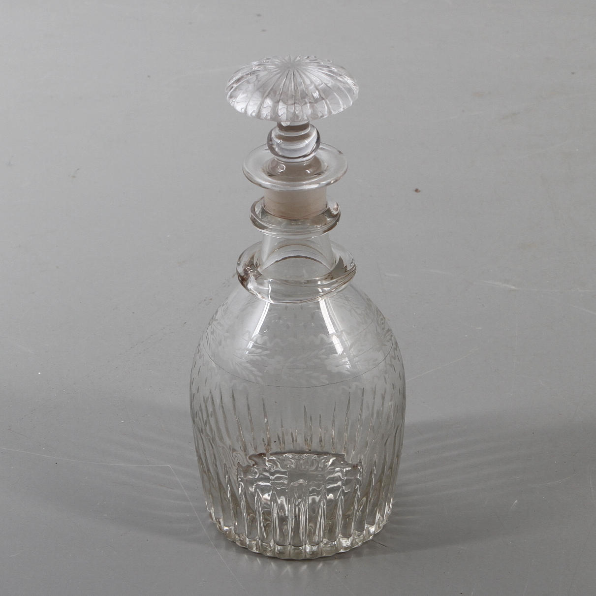 KARAFF, glas, slipad dekor, 1800-tal.