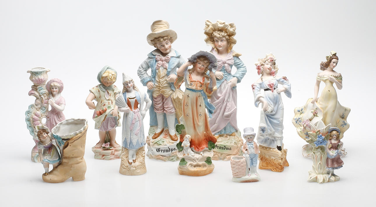 FIGURINER, 11 st. Biskviporslin och gips. Bland annat Lianni, Italien, 1900-tal.