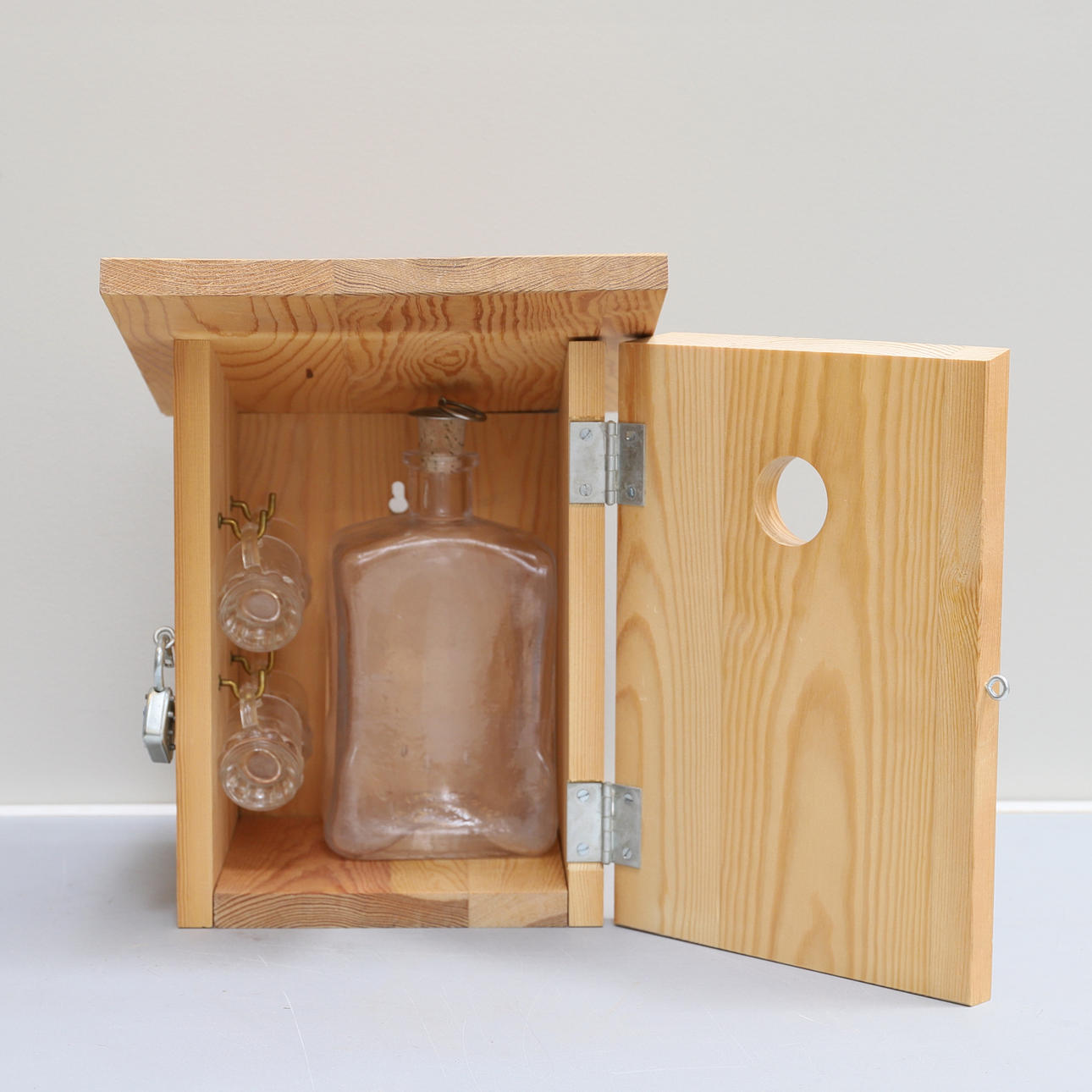 FLASKEHIDE og GLAS & FLASKE, 6 dele, 1900-tallet.