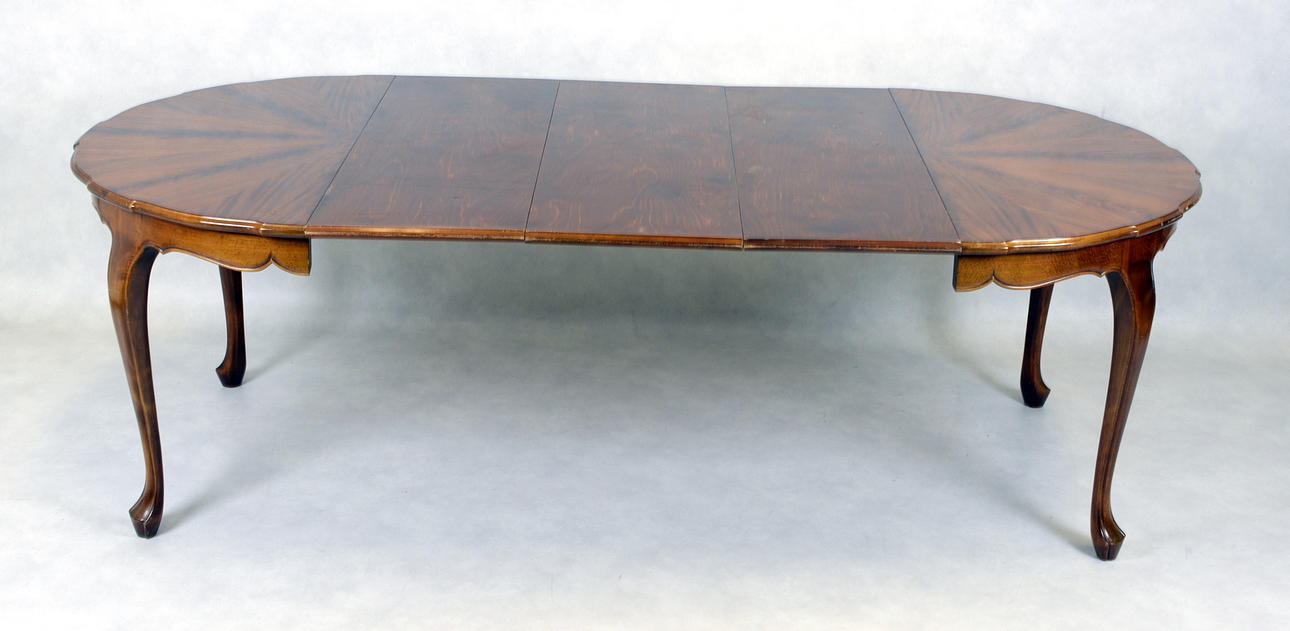 BORD, PYRAMIDMAHOGNY.