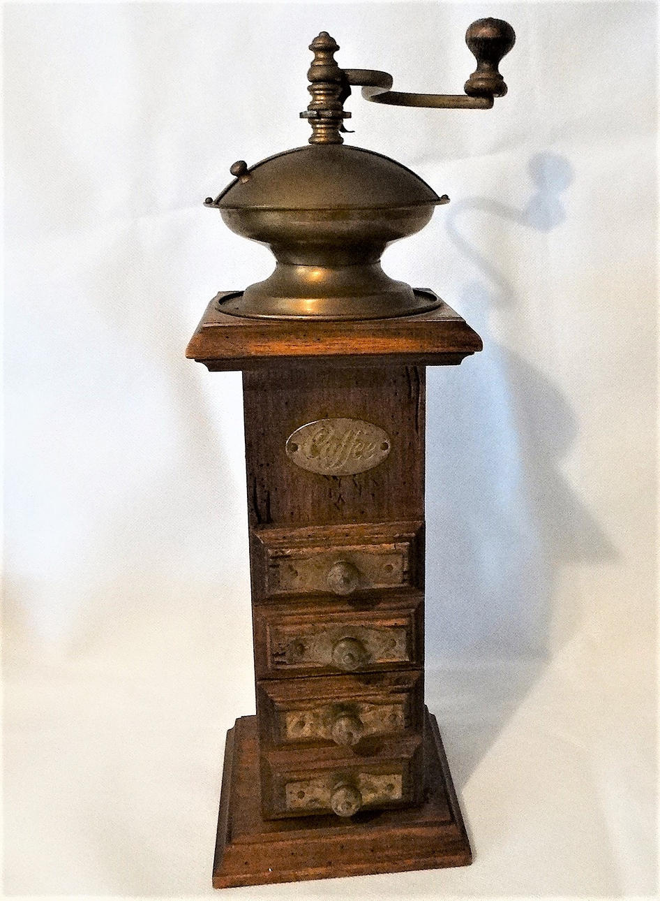 MOLINILLO DE CAFÉ, antiguo.