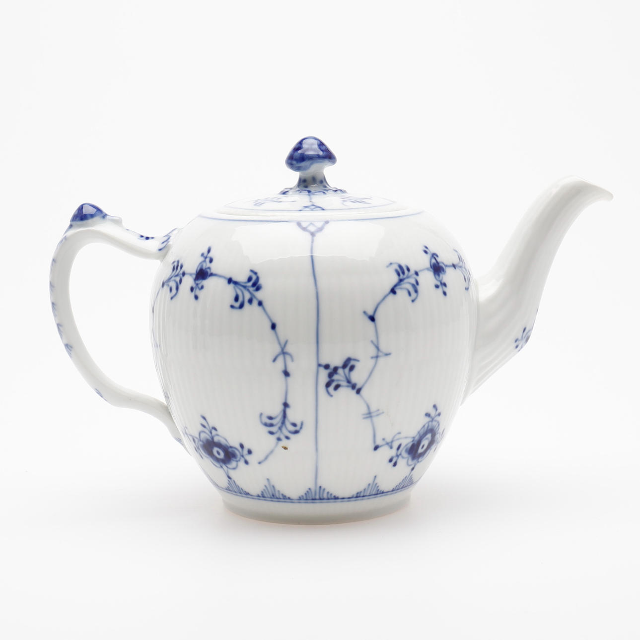 TEA SET, MUSSEL MALET, ROYAL COPENHAGEN. Ceramics & Porcelain ...