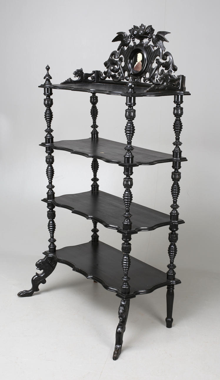 ATENIENNHYLLA, 18/1900-tal.