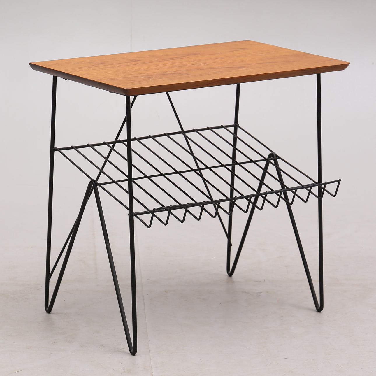 TIDNINGSHYLLA, string, omkring 1900-talets mitt.