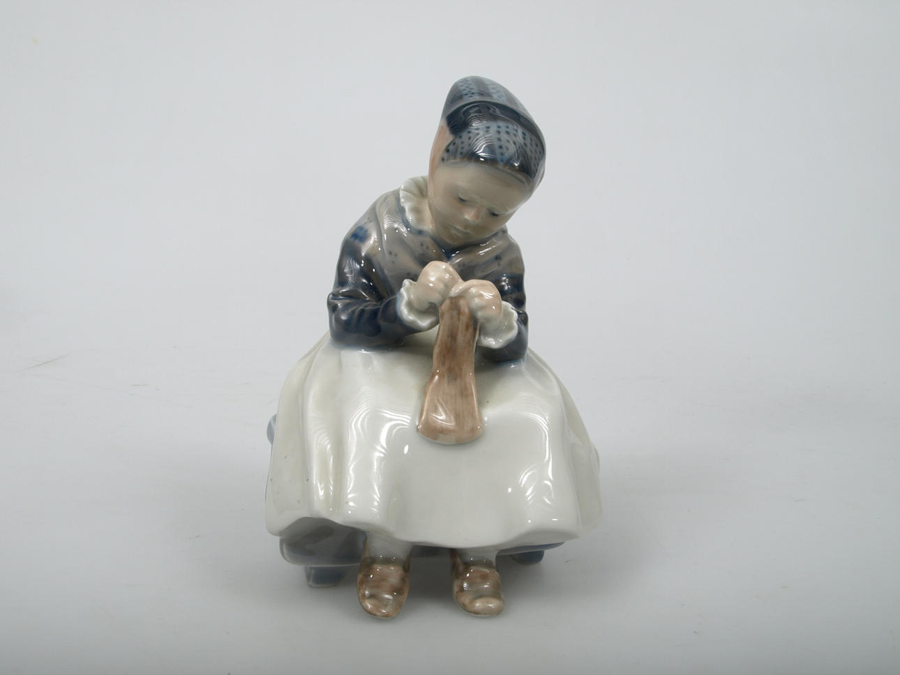 FIGURIN, porslin, Amagerflicka, Kunglig Dansk.