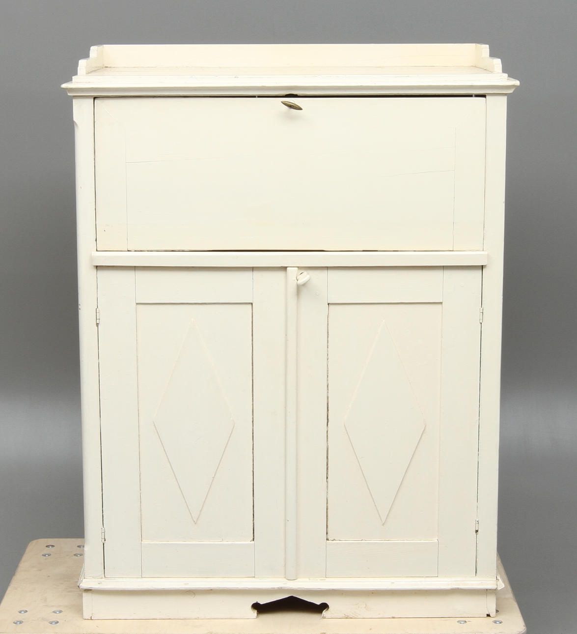 SEKRETÄR/SKÄNK, 1800-tal.