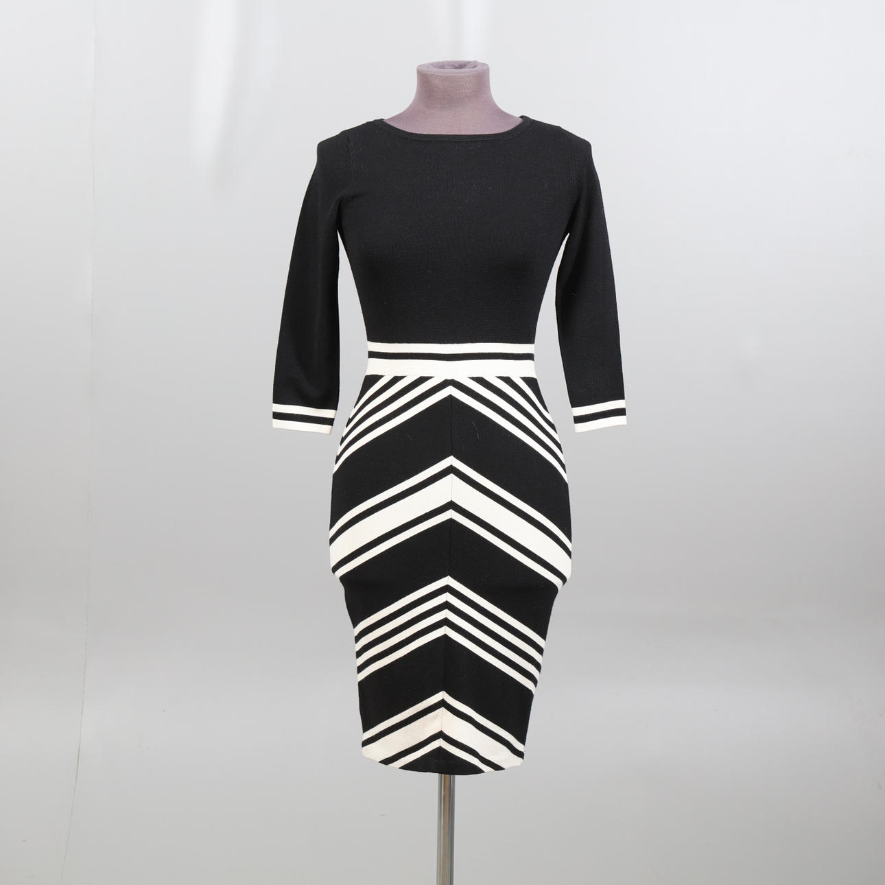 DRESS, Phase eight, size 8/small/medium, knitted, black/white. Vintage &  Designer Fashion - Auctionet