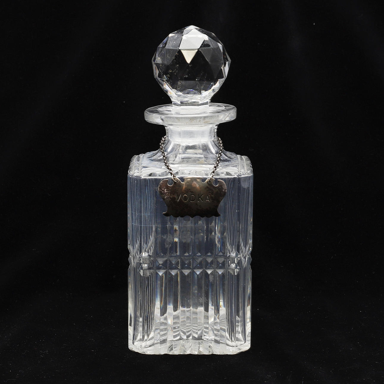 KARAFF OCH SILVERFLASKA TAGG.