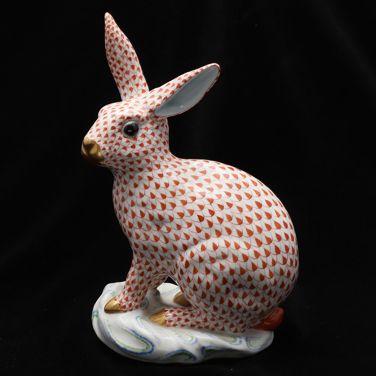 A LARGE HEREND MODEL OF A RABBIT.