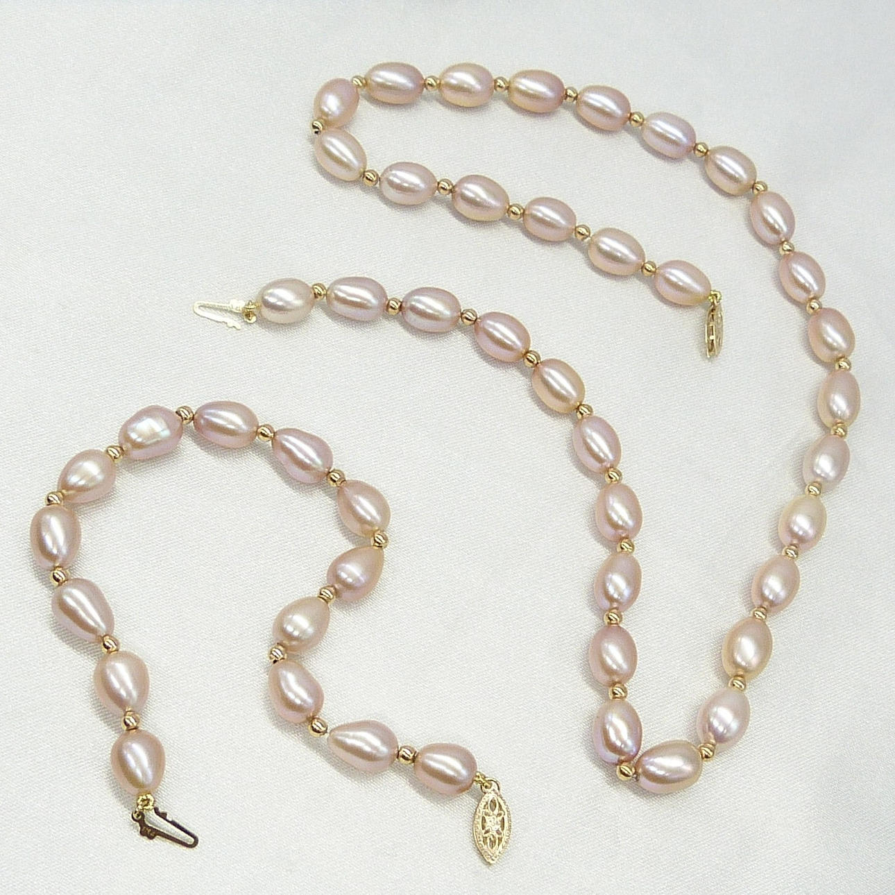 Matching PEARL necklace & bracelet.