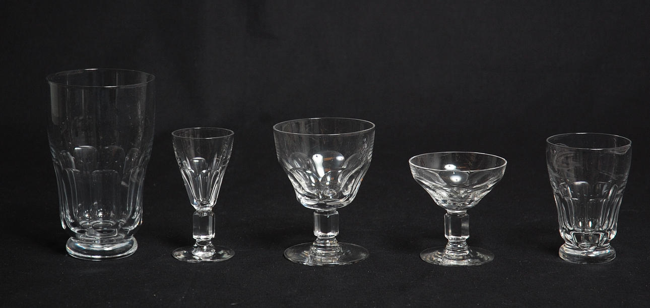 GLASSERVIS, 56 delar, " Björn " Hovmantorp.