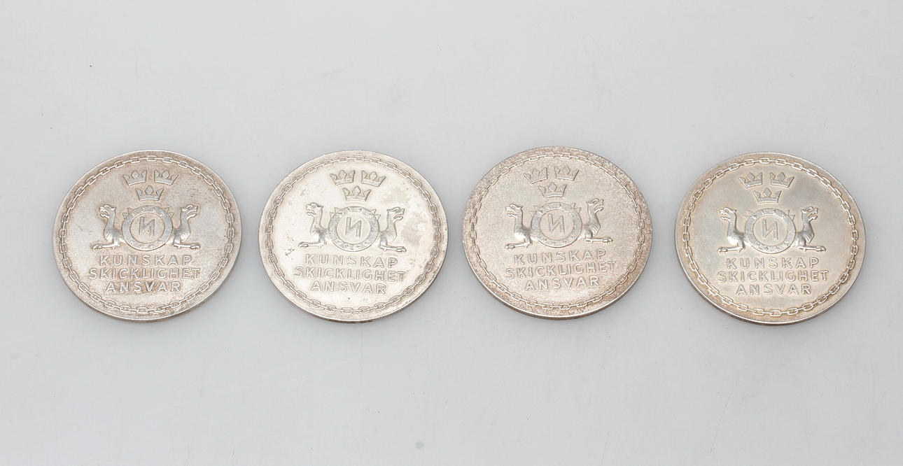 MEDALJER, 4 st, silver, vikt ca. 149,9 gram.