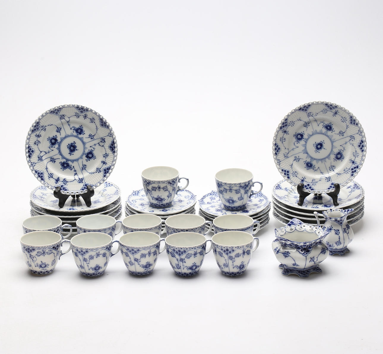 SERVISDELAR, 26 delar, porslin, musselmalet, helblond, Royal Copenhagen ...