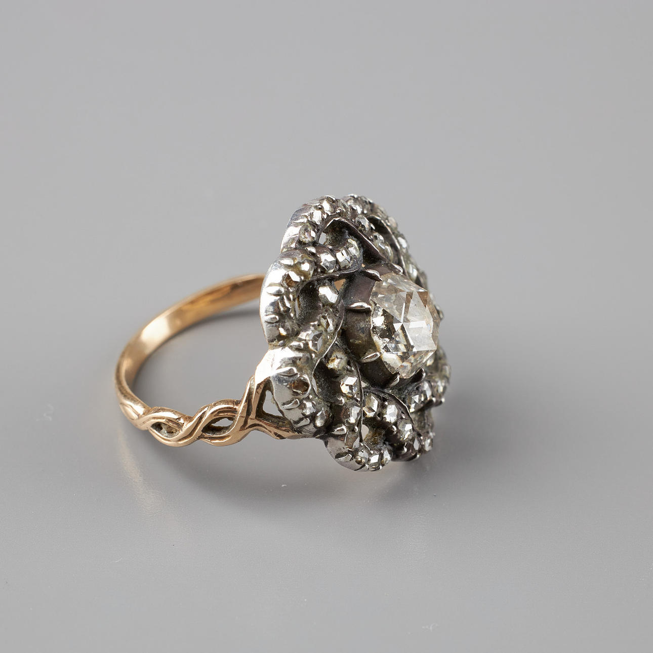 RING, rosenslipade diamanter, 14K guld, silver.