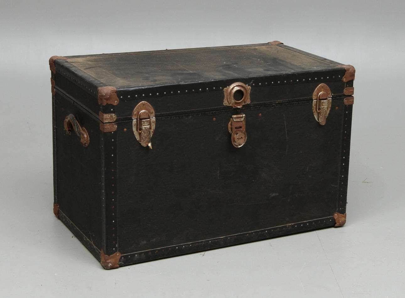 KOFFERT, 1900-talets första hälft.