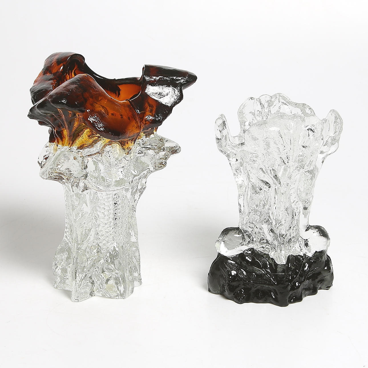 VASER, 2 st, glas, Pertti Santalahti, Humppilan Lasi, Finland. 1900-talets andra hälft, signerade.