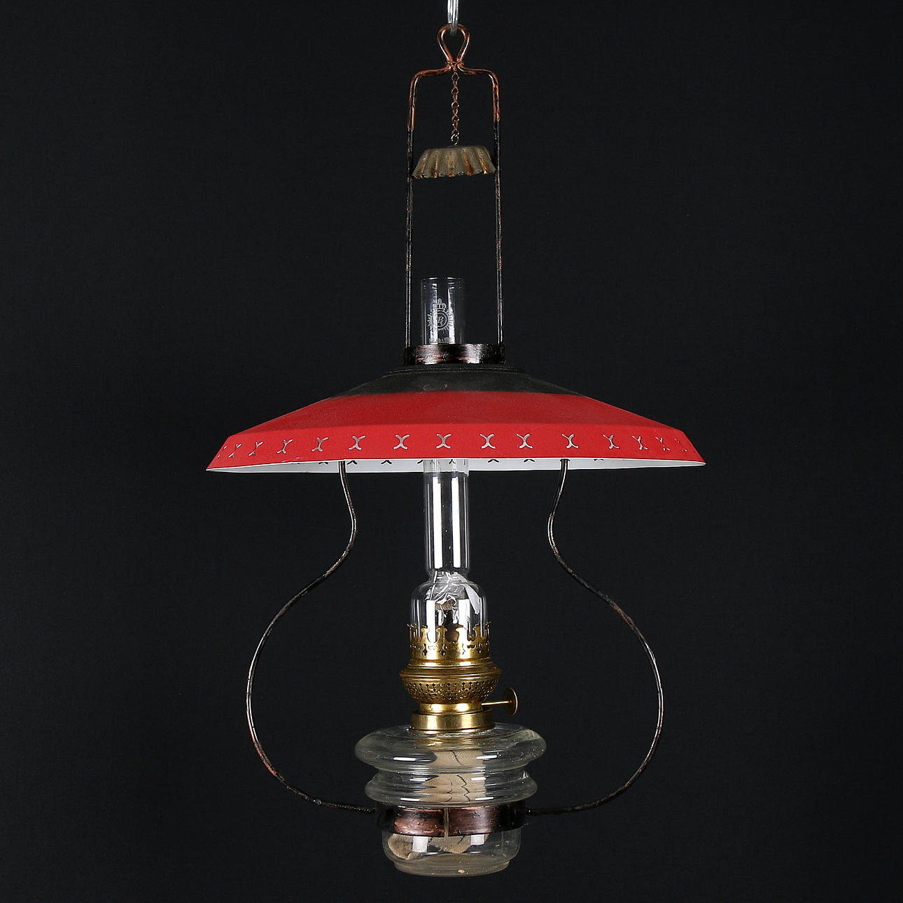 TORPARLAMPA / FOTOGENLAMPA, plåt och glas, 1900-talets första hälft.