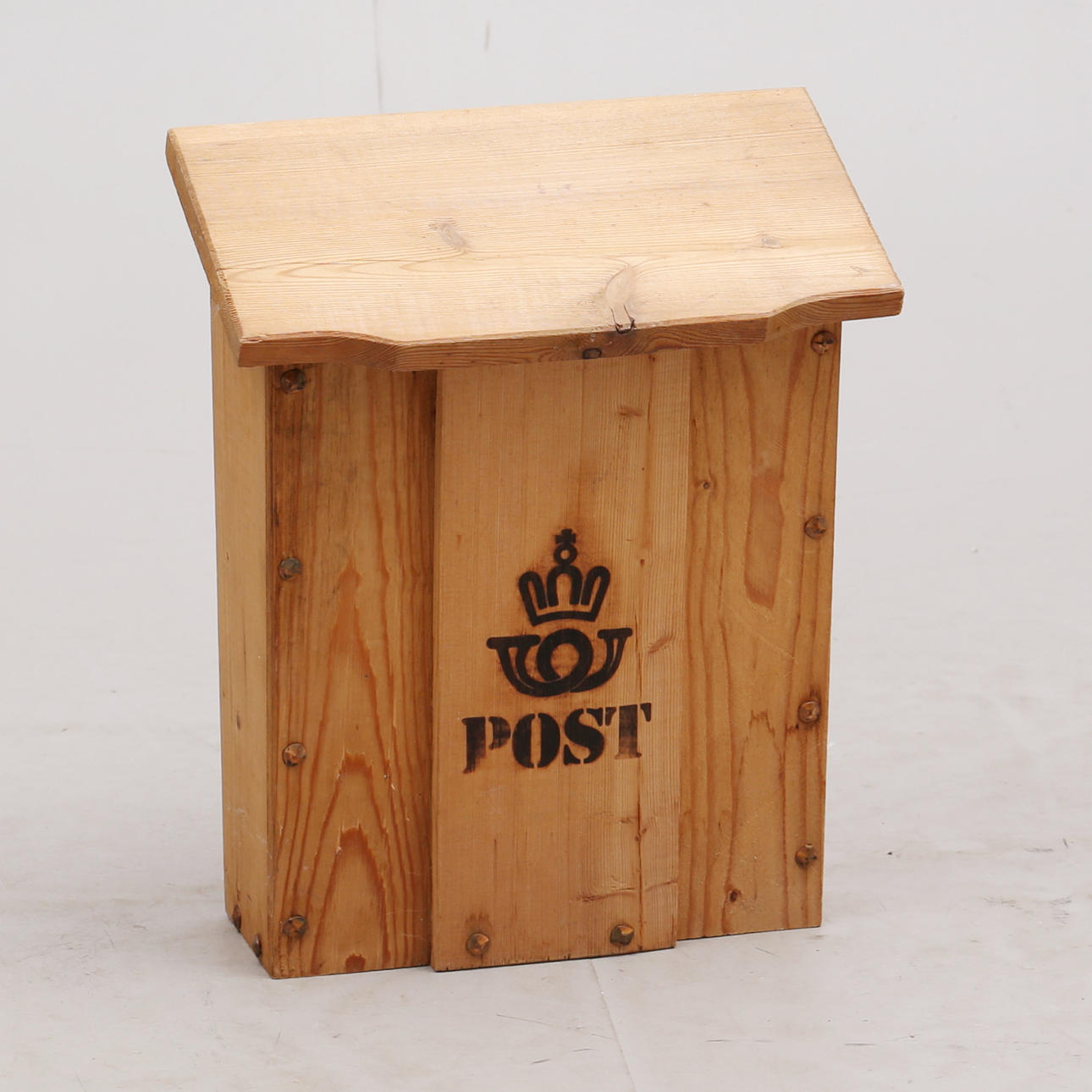 BREVLÅDA, trä, 1900/2000-tal.