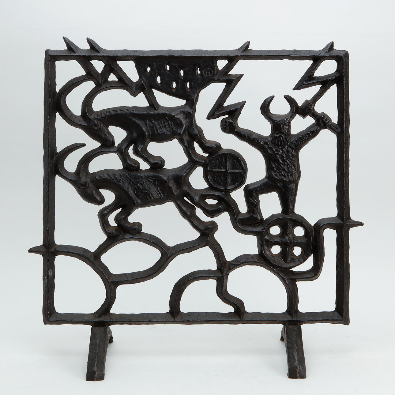 OLLE HERMANSSON. eldgaller, gjutjärn.