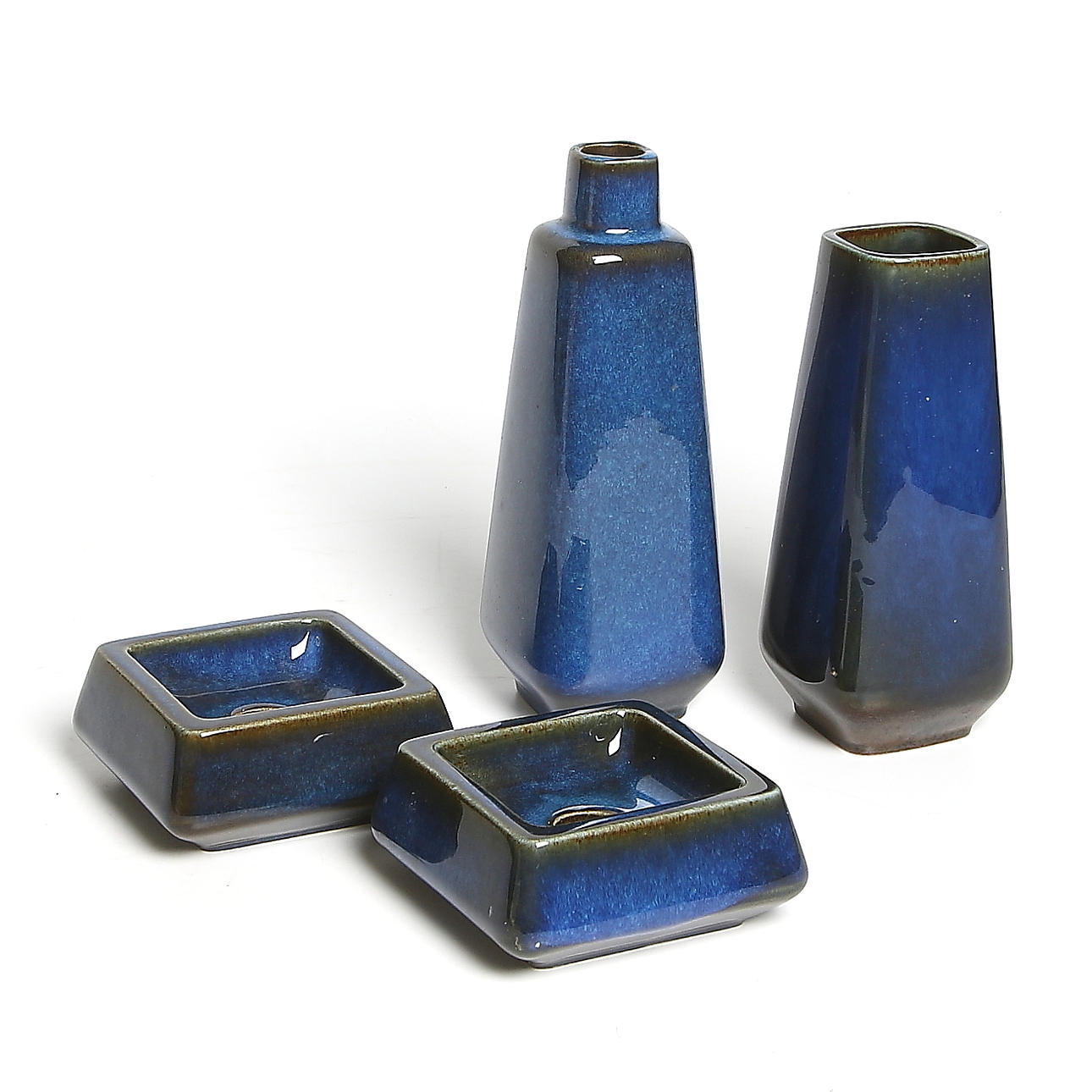 VASER samt LJUSSTAKAR, 4 delar, stengods,"Lagun", Gustavsberg.