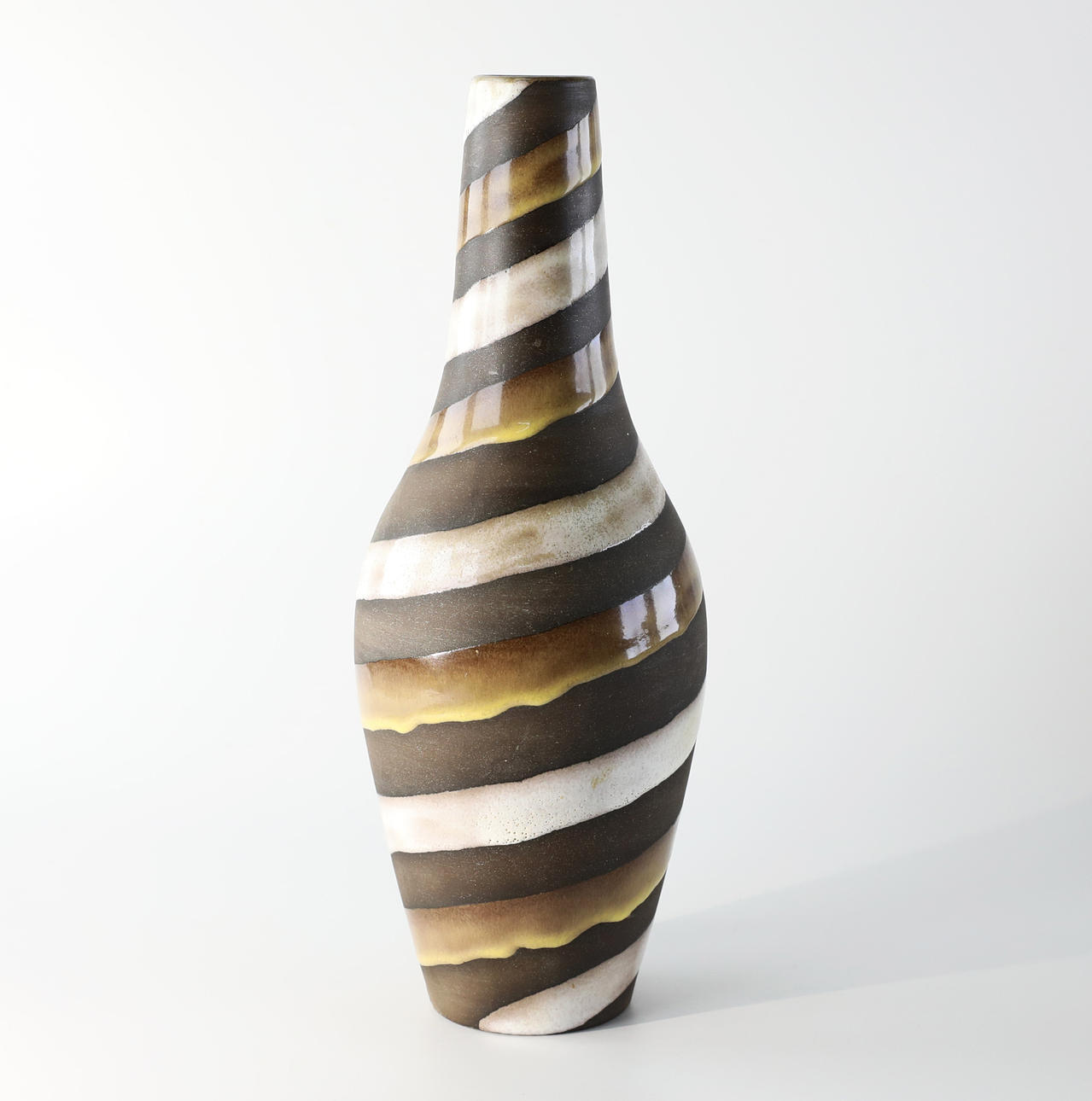INGRID ATTERBERG. vase, "Spiral", lertøj, Upsala-Ekeby, sign.