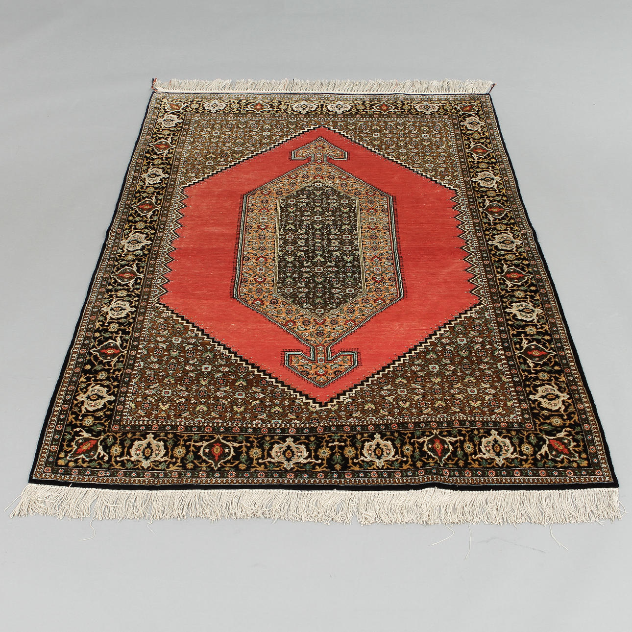 MATTA Ghom, Iran, silke. 203 x 132 cm.