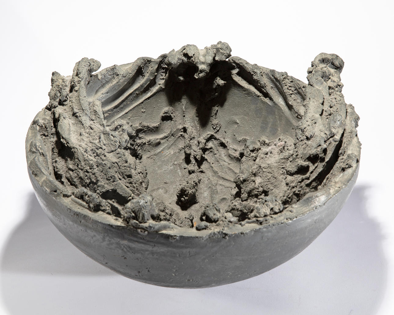 GUIDO MARIANI. Large sculptural bowl. wall object. D. approx. 44cm, height approx. 23cm (75-4).