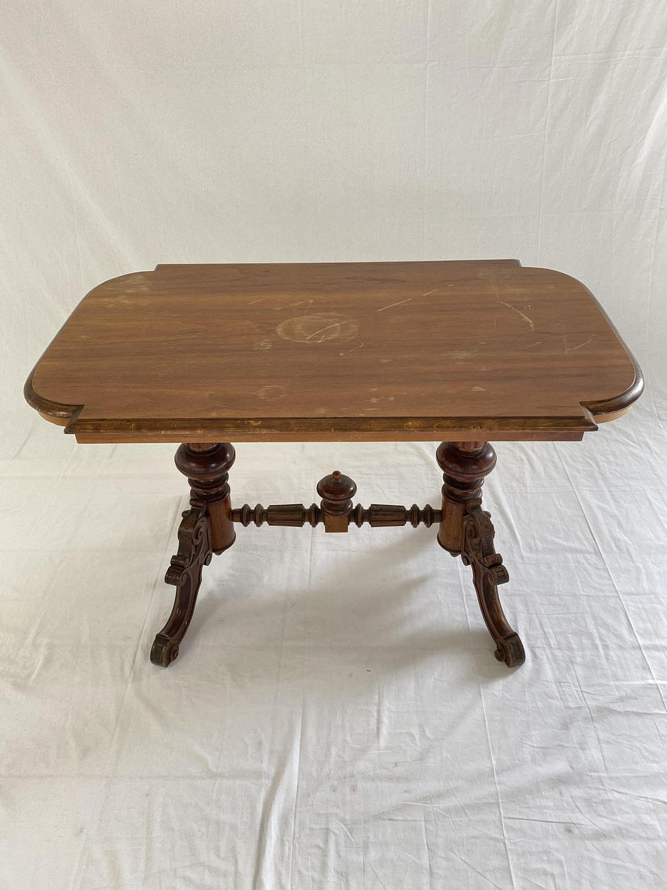 TABLE - walnut, HxWxD: approx. 70x112x67cm.