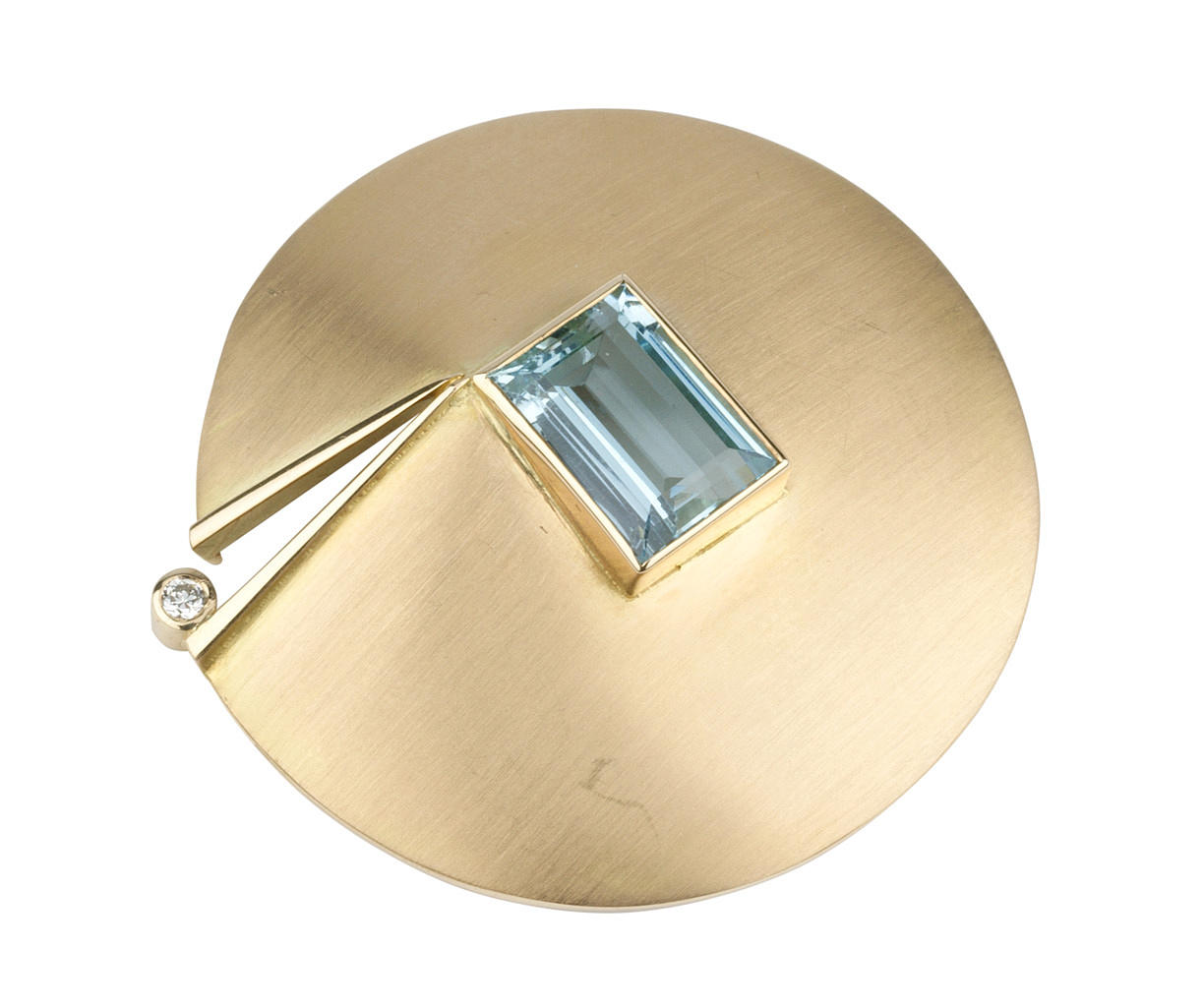 BROSCH, 750 gult guld, 1 briljant ca. 0,07 ct, akvamarin ca. 4,1 ct, ca. 19,1 g.