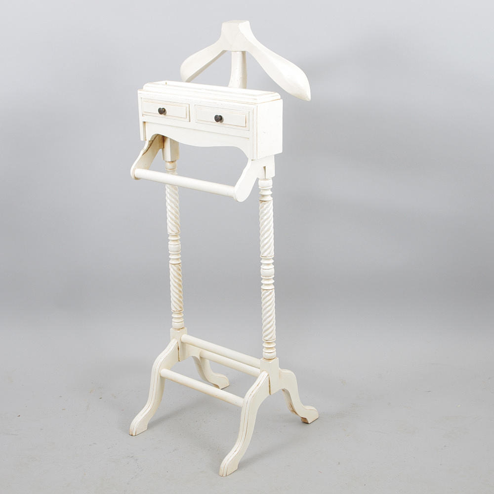 HERRBETJÄNT, victoriansk stil, vitmålad, samtida.